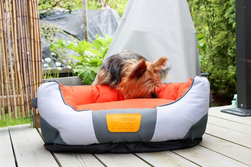 GiGwi Canvas Round Bed - Red/Orange